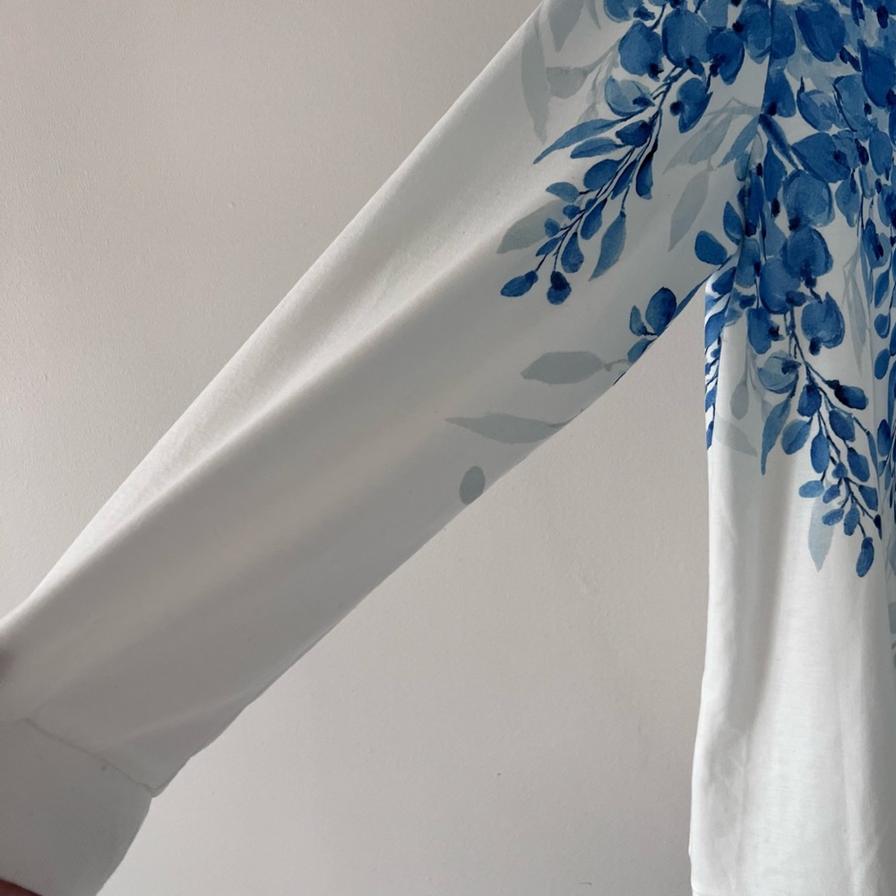 Plus Size Blue Floral V Neck Long Sleeve Thin Sweatshirt or Shirt - Size 2XL - Picture 8 of 8